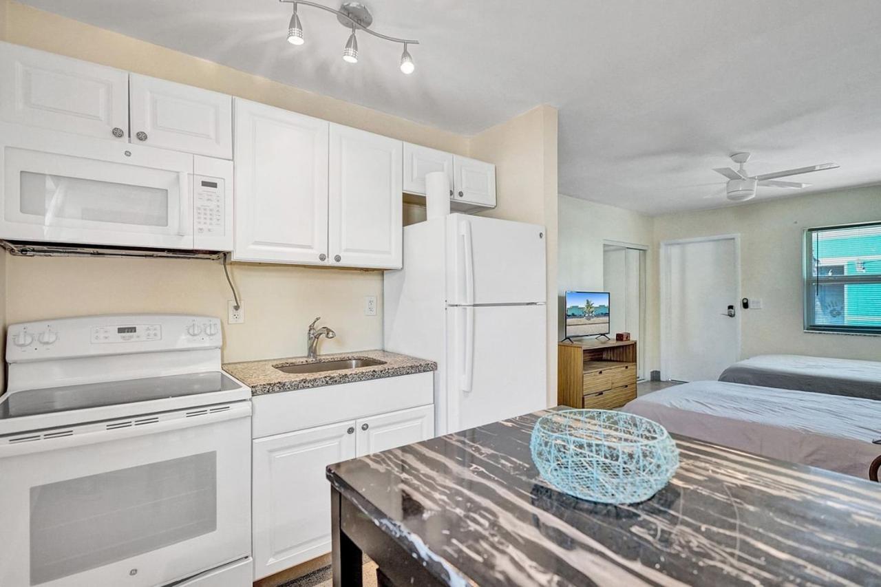 Downtown Hollywood Holiday Retreat Dania Beach Apartment Екстериор снимка